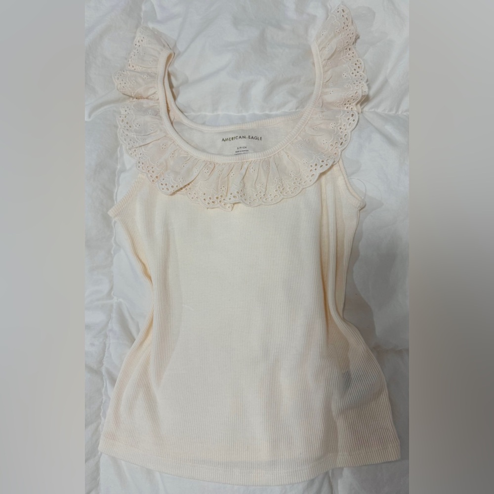 American Eagle Outfitters Cream RuffleTank (New with tags removed, never used)🤩